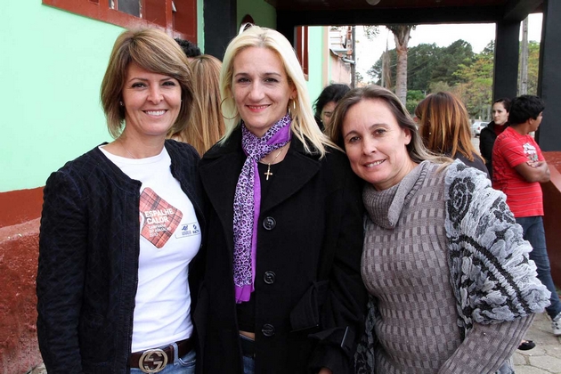 Fernanda Richa participa da campanha Espalhe Calor em Campo do T