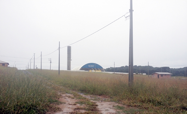 Investimentos - Terreno que aguarda liberação do IAP para construção de mais 40 moradias - Loteamento do Divino