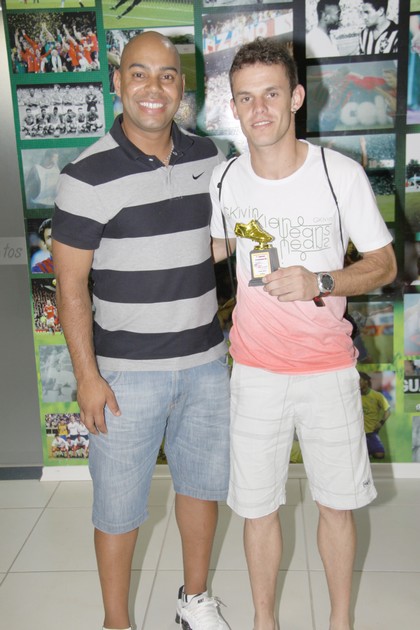 Airton Negão (esquerda),