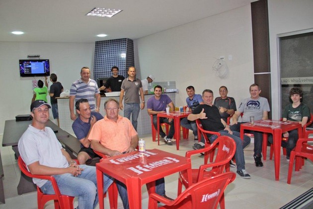 JR03 Soccer possui churrasqueiras com TV, entre outras benfeitorias