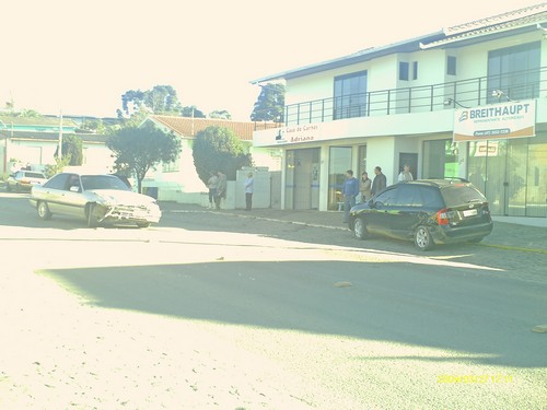 Kia Carens - acidente prefeito na tancredo neves