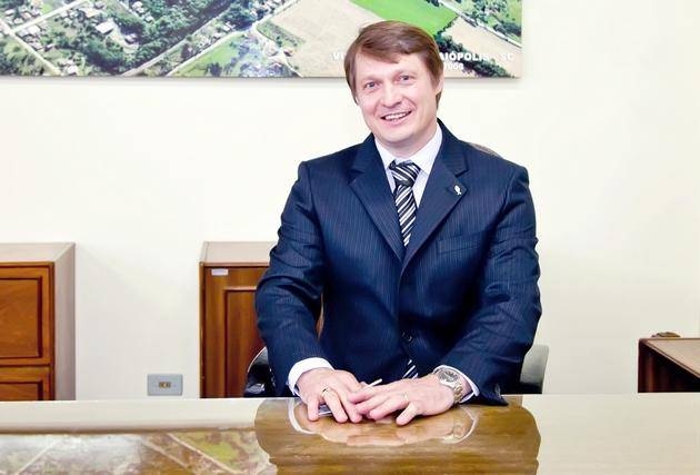 IPMI - O prefeito Gervásio pretendia através de lei alugar o outdoor da Praça Brasil