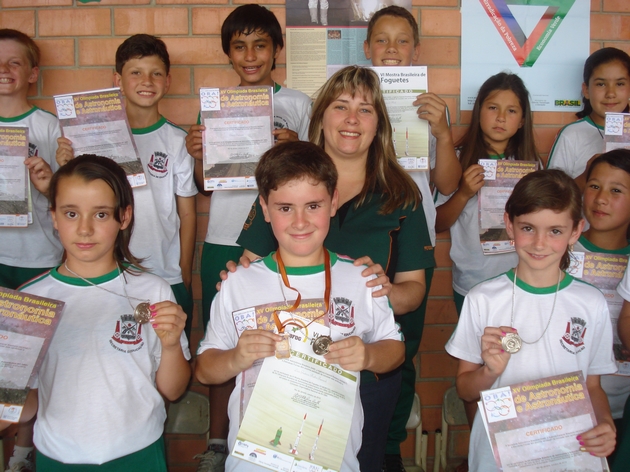Aluno da Escola São Sebastião ganha medalha na Olimpíada do OBA (2)