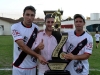 Penka e Carijó, destaques do Vasco, levantam o troféu de campeão
