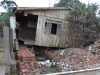 Casa que foi carregada pela enchente na Vila Paraíso