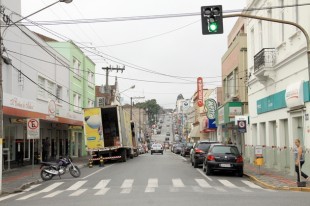 Leis - Caminhões (Carga e descarga) (2)