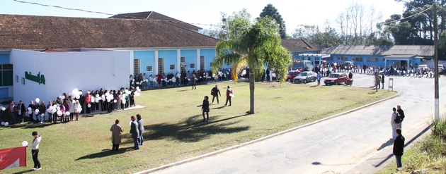 Abraço coletivo alunos - Hospital de Rio Negro (14)