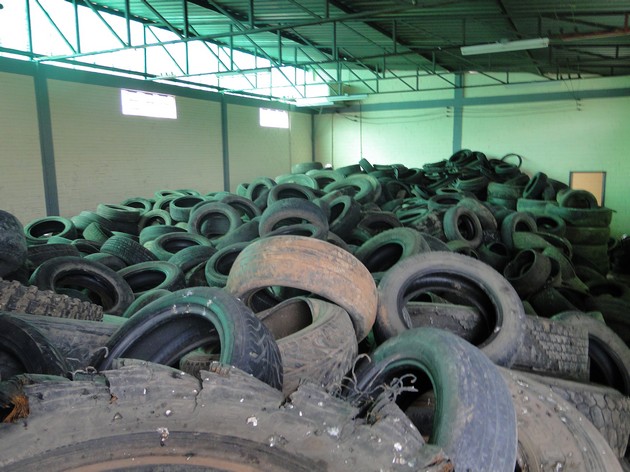 Mais 23 toneladas de pneus inservíveis são retiradas de Rio Negro