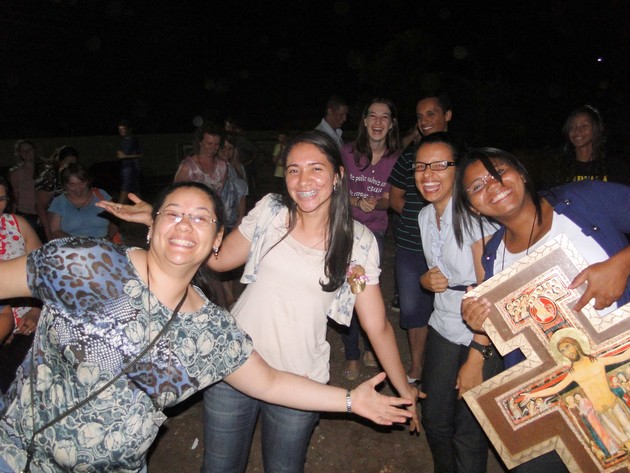 Doce Mãe - Missionárias demosntam muita alegria ao chegarem em Mafra