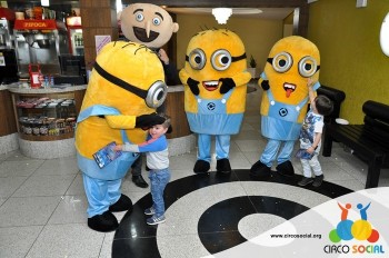 Minions e Gru no Cineplus Emacite no filme Meu Malvado Favorito 3 (101)