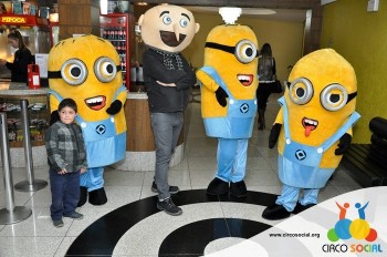 Minions e Gru no Cineplus Emacite no filme Meu Malvado Favorito 3 (16)