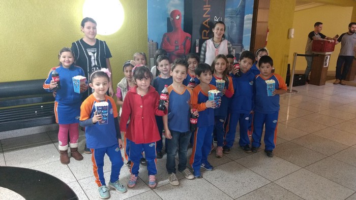 Alunos da escola João da Silva Machado visitam o Cineplus Emacite (2)