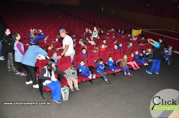 Alunos do CEIM Anjo da Guarda visitam o Cineplus Emacite (14)