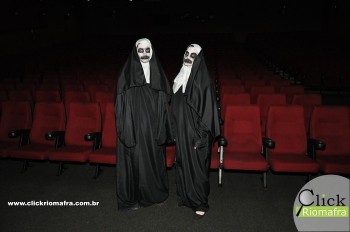Cineplus Emacite recebeu a visita de dois Valak´s (A Freira) Foto Click Riomafra (1)