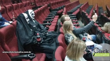 Cineplus Emacite recebeu a visita de dois Valak´s (A Freira) Foto Click Riomafra (10)