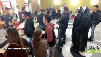 Cineplus Emacite recebeu a visita de dois Valak´s (A Freira) Foto Click Riomafra (13)