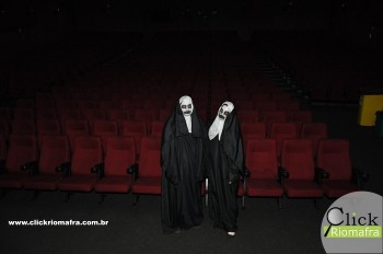 Cineplus Emacite recebeu a visita de dois Valak´s (A Freira) Foto Click Riomafra (3)