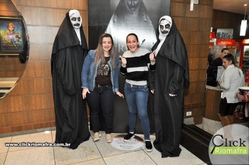 Cineplus Emacite recebeu a visita de dois Valak´s (A Freira) Foto Click Riomafra (6)