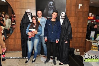 Cineplus Emacite recebeu a visita de dois Valak´s (A Freira) Foto Click Riomafra (9)