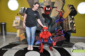 Homem-Aranha visita o Cineplus Emacite; público pode tirar fotos a vontade (12)