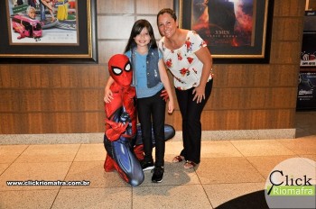 Homem-Aranha visita o Cineplus Emacite; público pode tirar fotos a vontade (15)
