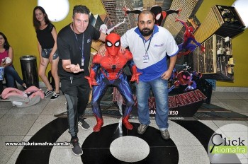 Homem-Aranha visita o Cineplus Emacite; público pode tirar fotos a vontade (18)