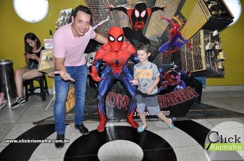 Homem-Aranha visita o Cineplus Emacite; público pode tirar fotos a vontade (25)
