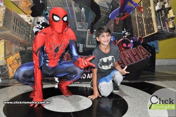 Homem-Aranha visita o Cineplus Emacite; público pode tirar fotos a vontade (32)