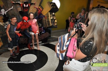 Homem-Aranha visita o Cineplus Emacite; público pode tirar fotos a vontade (40)