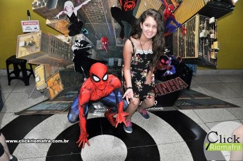 Homem-Aranha visita o Cineplus Emacite; público pode tirar fotos a vontade (48)