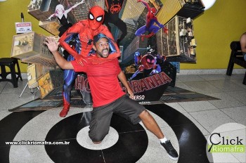 Homem-Aranha visita o Cineplus Emacite; público pode tirar fotos a vontade (58)