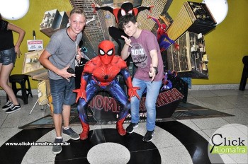 Homem-Aranha visita o Cineplus Emacite; público pode tirar fotos a vontade (59)