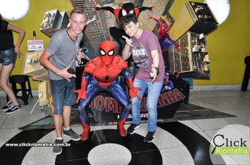 Homem-Aranha visita o Cineplus Emacite; público pode tirar fotos a vontade (59)