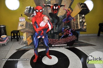 Homem-Aranha visita o Cineplus Emacite; público pode tirar fotos a vontade (63)
