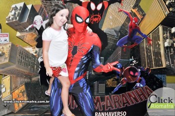Homem-Aranha visita o Cineplus Emacite; público pode tirar fotos a vontade (65)
