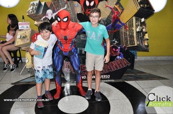 Homem-Aranha visita o Cineplus Emacite; público pode tirar fotos a vontade (66)