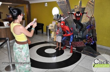 Homem-Aranha visita o Cineplus Emacite; público pode tirar fotos a vontade (7)