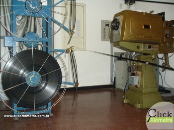 Conheça o antigo e o atual projetor do Cineplus Emacite (1)