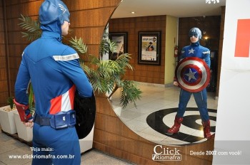 Distribuidora de Bebidas Pampas leva personagens do filme Vingadores ao Cineplus Emacite (107)