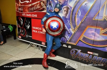 Distribuidora de Bebidas Pampas leva personagens do filme Vingadores ao Cineplus Emacite (125)