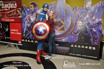 Distribuidora de Bebidas Pampas leva personagens do filme Vingadores ao Cineplus Emacite (129)