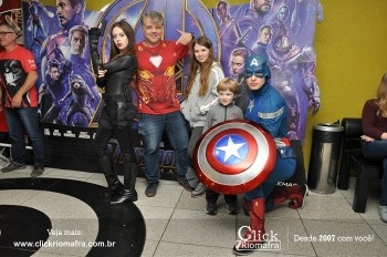 Distribuidora de Bebidas Pampas leva personagens do filme Vingadores ao Cineplus Emacite (3)