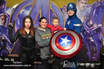 Distribuidora de Bebidas Pampas leva personagens do filme Vingadores ao Cineplus Emacite (42)