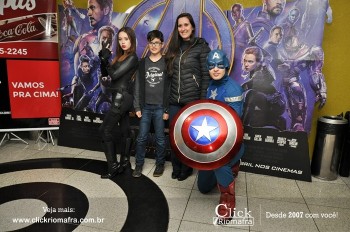 Distribuidora de Bebidas Pampas leva personagens do filme Vingadores ao Cineplus Emacite (52)
