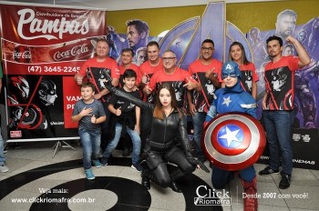 Distribuidora de Bebidas Pampas leva personagens do filme Vingadores ao Cineplus Emacite (55)