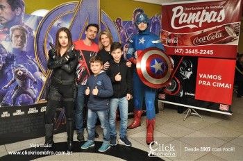 Distribuidora de Bebidas Pampas leva personagens do filme Vingadores ao Cineplus Emacite (8)