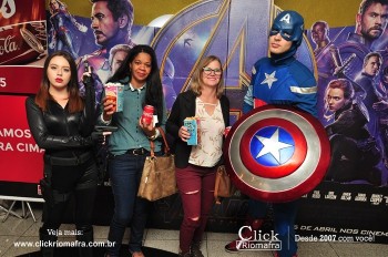 Distribuidora de Bebidas Pampas leva personagens do filme Vingadores ao Cineplus Emacite (91)