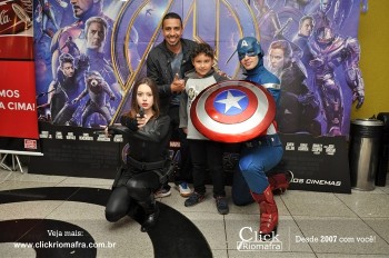 Distribuidora de Bebidas Pampas leva personagens do filme Vingadores ao Cineplus Emacite (93)