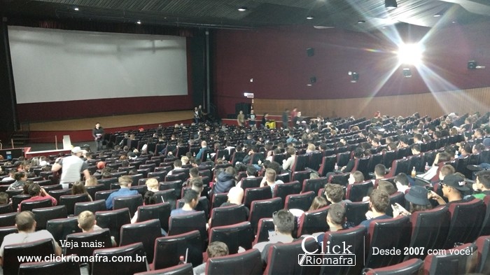 Pré-estreia de Vingadores no Cineplus Mafra reúne grande público (8)