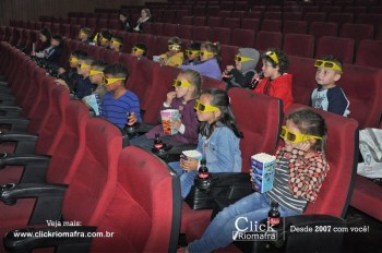 Alunos da escola Olavo Bilac visitam o Cineplus Emacite (5)